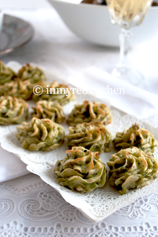 Potato and peas rosettes