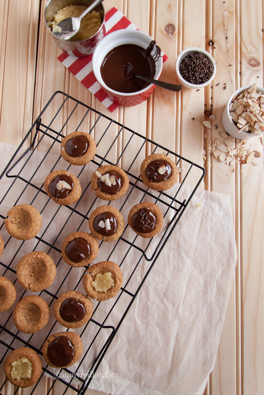 Chocolate-almond-thumbprint-cookies-3-inmyredkitchen