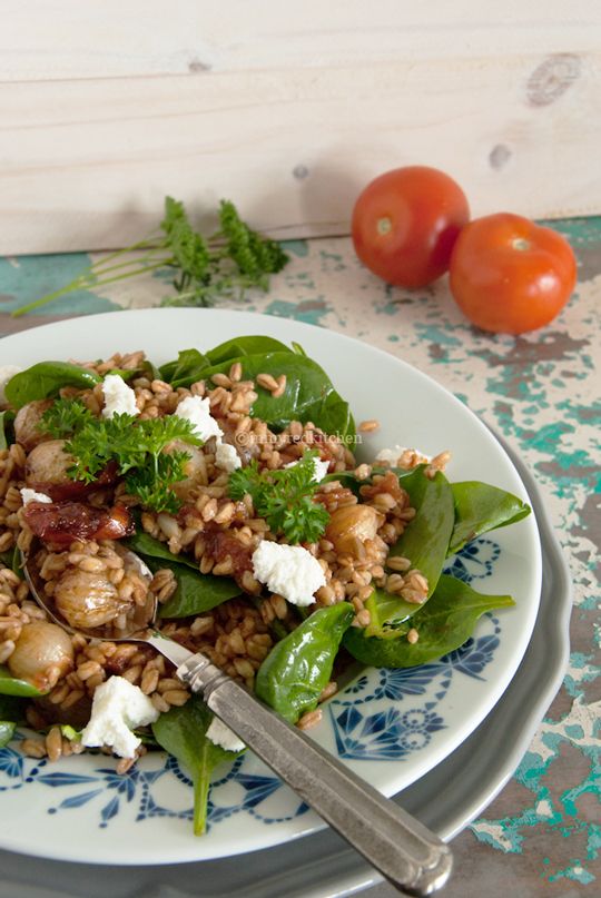 Farro salad with balsamic pearl onions