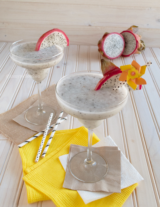Dragon colada – cocktail with dragonfruit