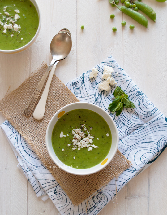Fresh pea soup with mint, the best soup for Spring! | in my Red Kitchen