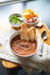 A cold gazpacho for hot summer days, so easy to make! | in my Red Kitchen