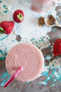 iced strawberry almond smoothie| in my Red Kitchen