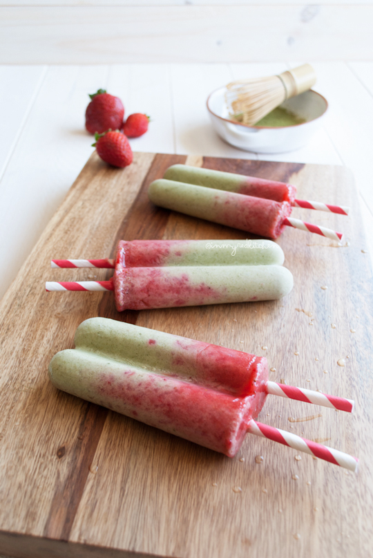 Green tea & strawberry popsicles, a great dairy free snack! | in my Red Kitchen