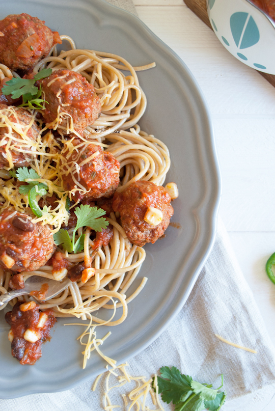 Spaghetti with meatballs Mexican style