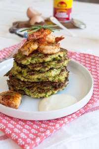 Curried zucchini fritters with spicy shrimp, a balanced and healthy meal! | in my Red Kitchen #glutenfree #zucchini #pancakes #shrimp #paleo
