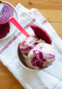 Pink dragon fruit and banana soft serve - only two ingrediënts and no difficult appliances needed | in my Red Kitchen #paleo #dairyfree #icecream