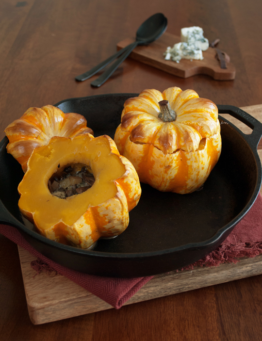 Roasted carnival squash with gorgonzola