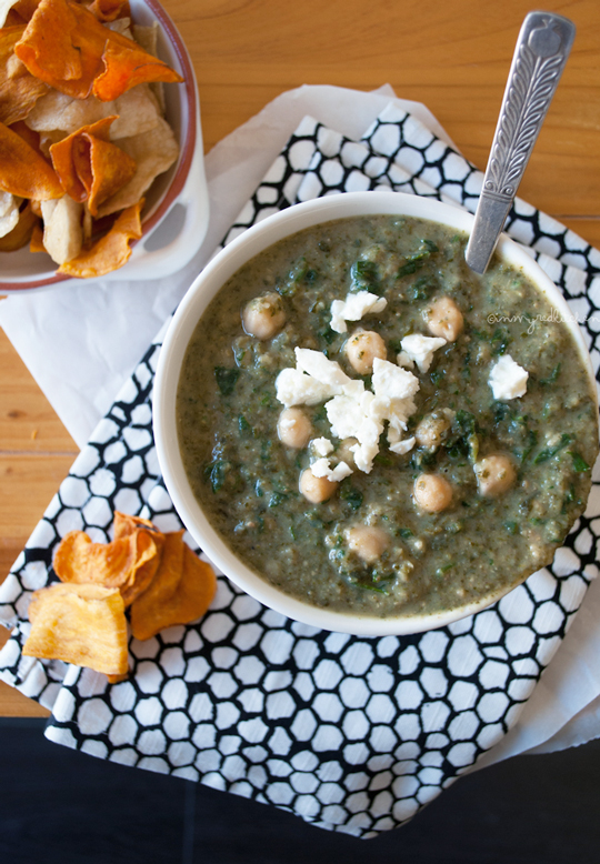 Chickpea soup with spinach. Is it winter yet? | in my Red Kitchen #chickpea #soup #fall #winter #spinach #spinachsoup