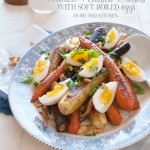 Curried roasted carrots with eggs, a perfect brunch dish! | in my Red Kitchen #carrots #recipe #eggs #paleo #curry