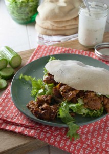 Shawarma with home made pita bread and garlic sauce, who doesn't like that? Perfect for game day! | in my Red Kitchen #shawarma #gameday #superbowl #chicken #pita