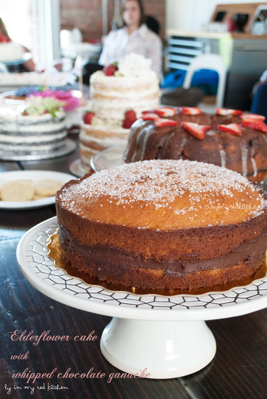 Elderflower cake with whipped chocolate ganache - perfect for spring! | in my Red Kitchen #elderflower #cake #chocolate #ganache