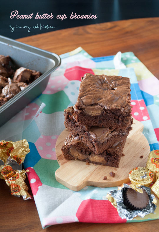 Peanut butter cup brownies to surprise my sister for her baby shower! | in my Red Kitchen #peanutbutter #peanutbuttercups #brownies #chocolate