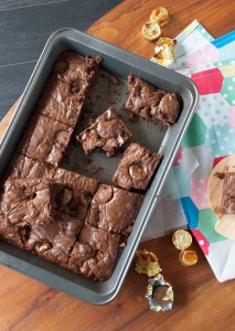 Peanut butter cup brownies to surprise my sister for her baby shower! | in my Red Kitchen #peanutbutter #peanutbuttercups #brownies #chocolate