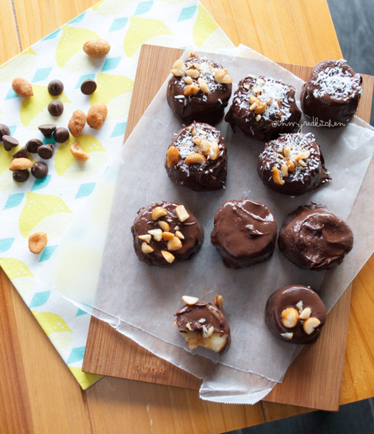 Frozen banana bites