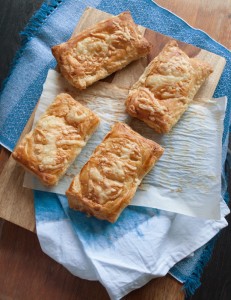 Kaasbroodjes // Gouda Cheese Pastries | in my Red Kitchen