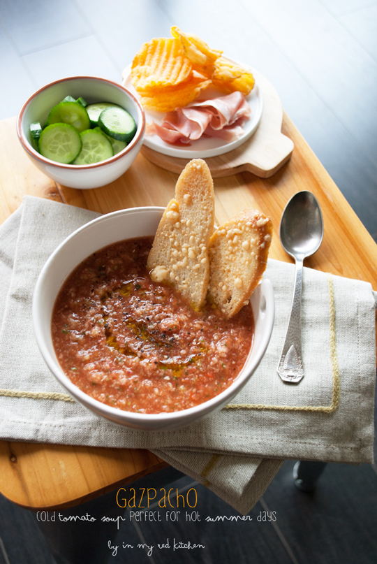 A cold gazpacho for hot summer days, so easy to make! | in my Red Kitchen