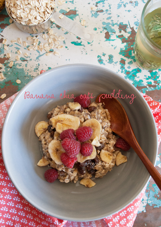 Banana chia seeds oatmeal pudding | in my Red Kitchen #healthy #breakfast #oatmeal #banana